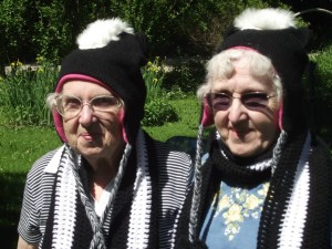 DOT & JOAN - sisters 6-14